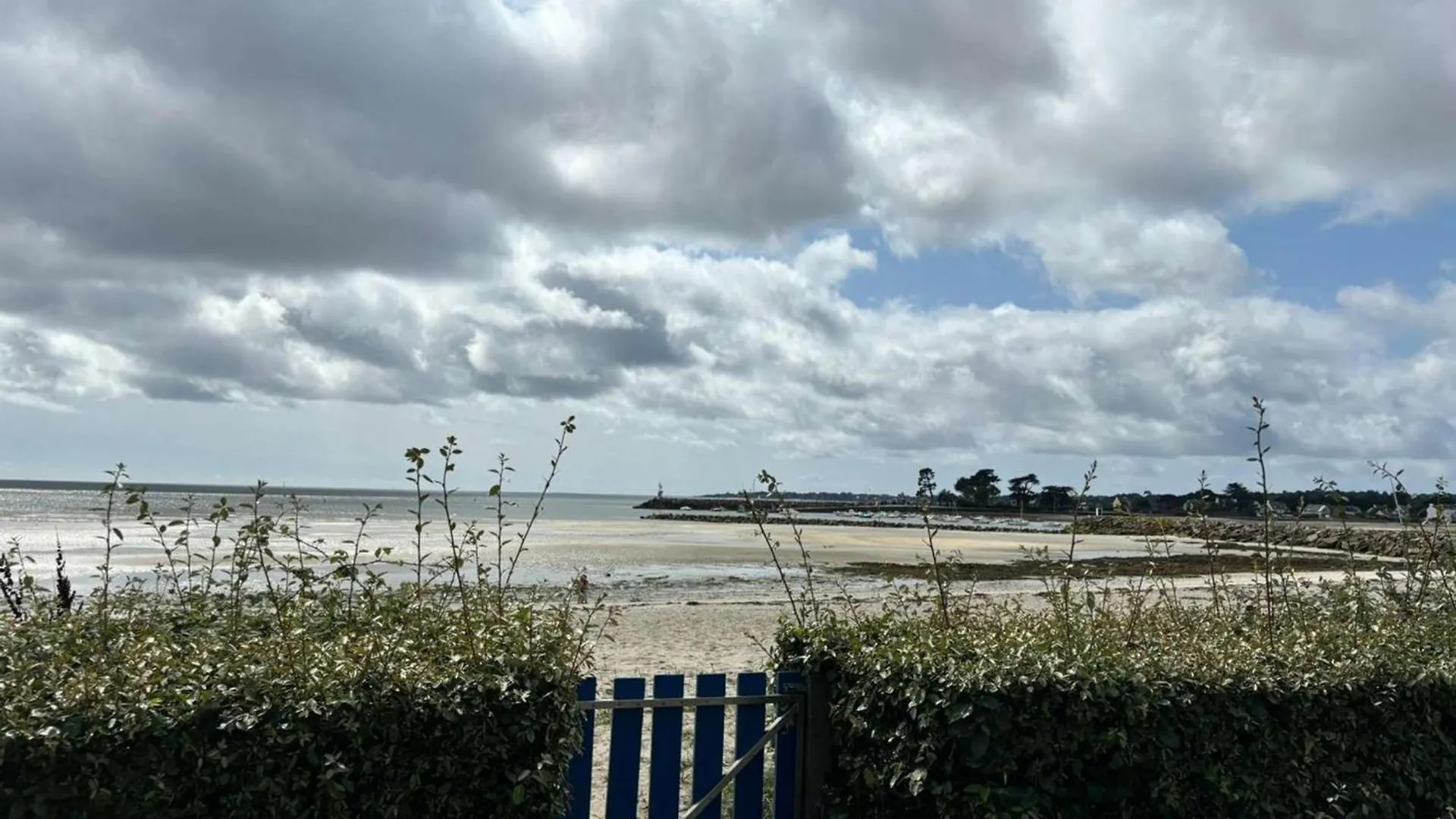 Appartement Renove En Bord De Mer Avec Terrasse - 4 Pers, Proche Plage Et Port - Fr-1-481-162 La Forêt-Fouesnant 0*,  France